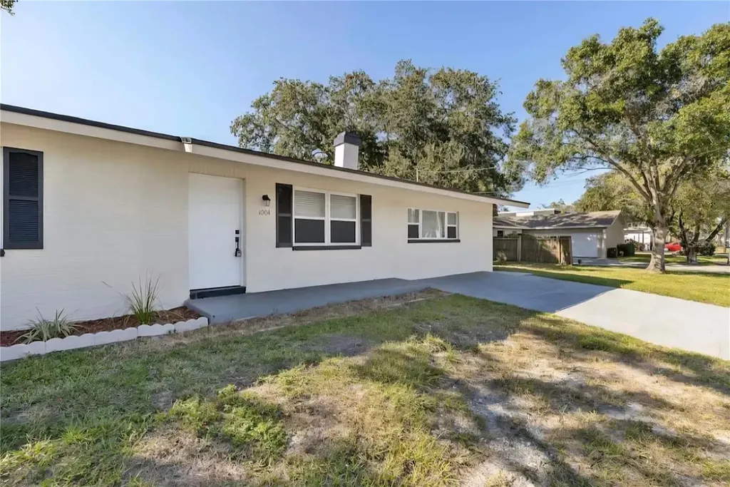 1004 N Betty Lane Clearwater FL 33755