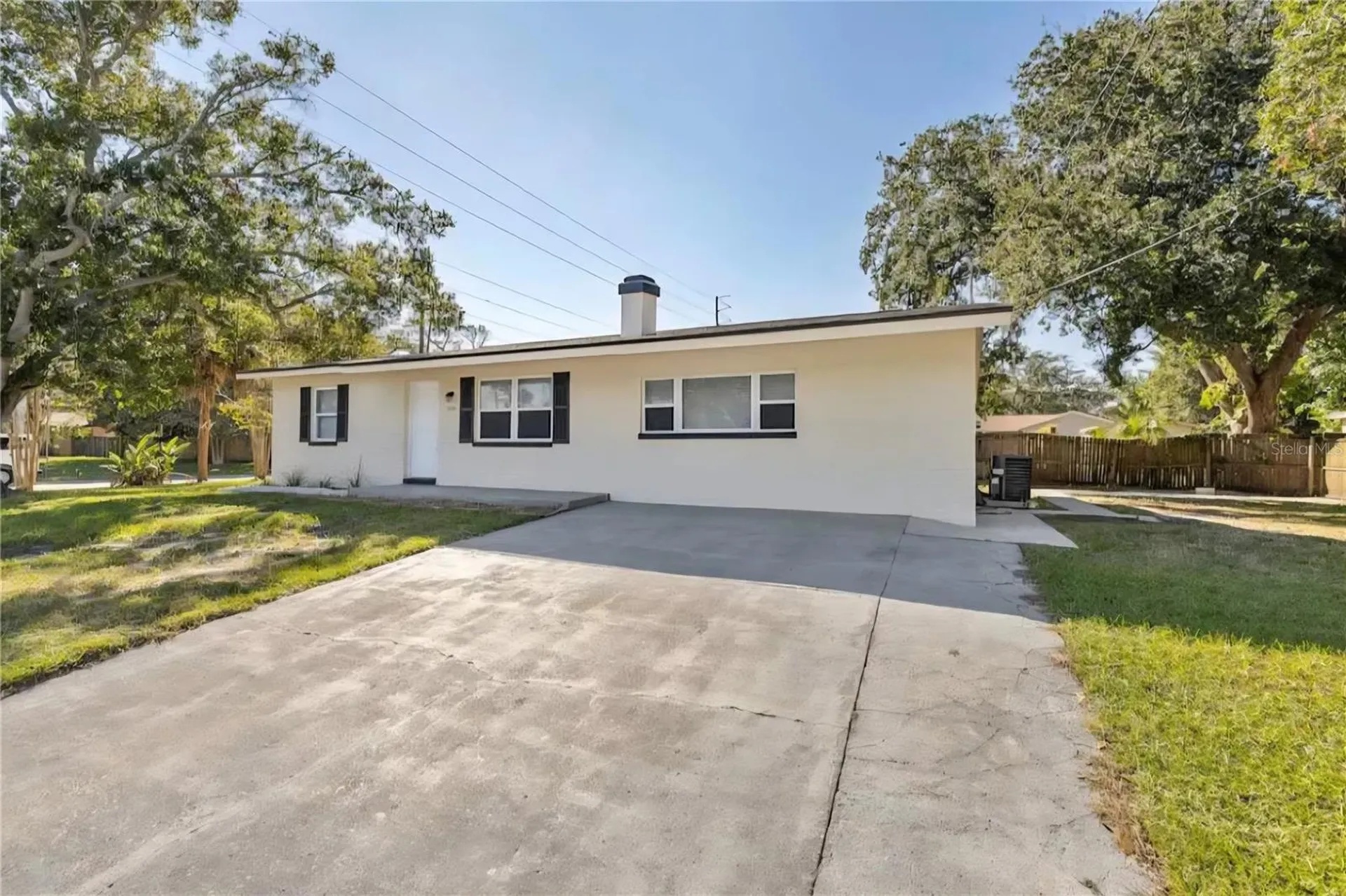 1004 N Betty Lane Clearwater FL 33755