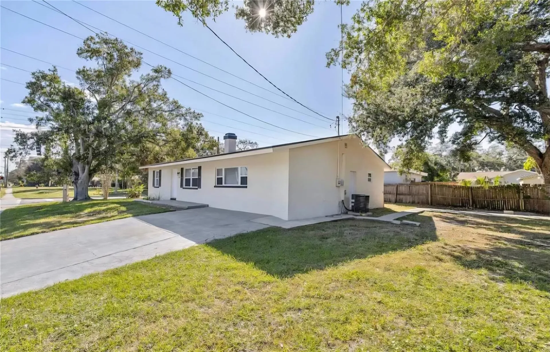 1004 N Betty Lane Clearwater FL 33755