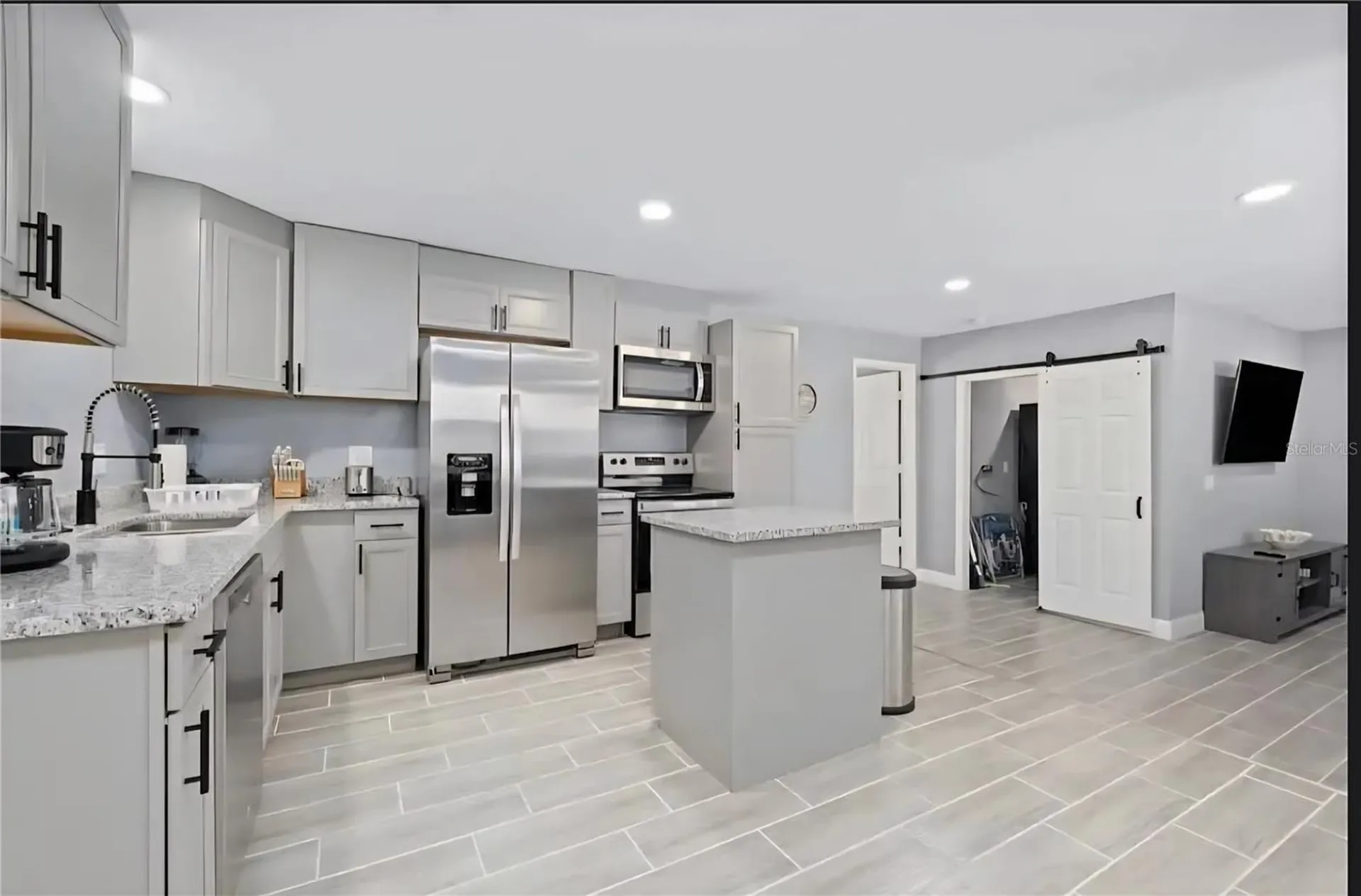 1004 N Betty Lane Clearwater FL 33755