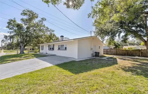 1004 N Betty Lane Clearwater FL 33755