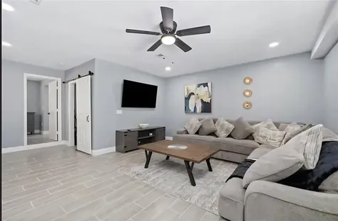 1004 N Betty Lane Clearwater FL 33755