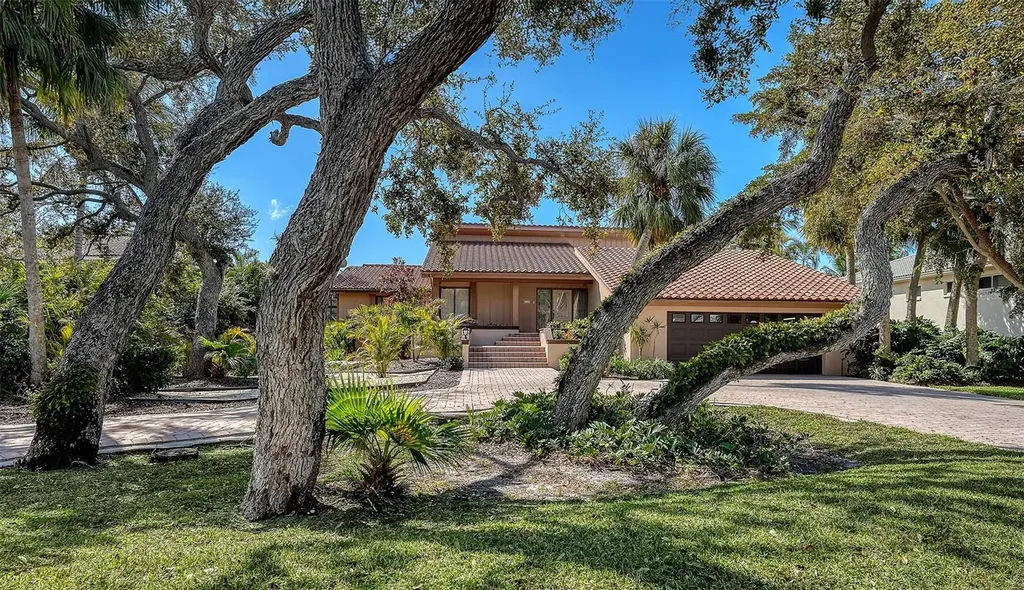 3131 Bayou Sound Longboat Key FL 34228