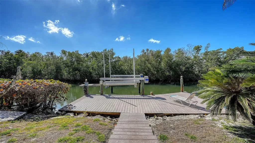 3131 Bayou Sound Longboat Key FL 34228