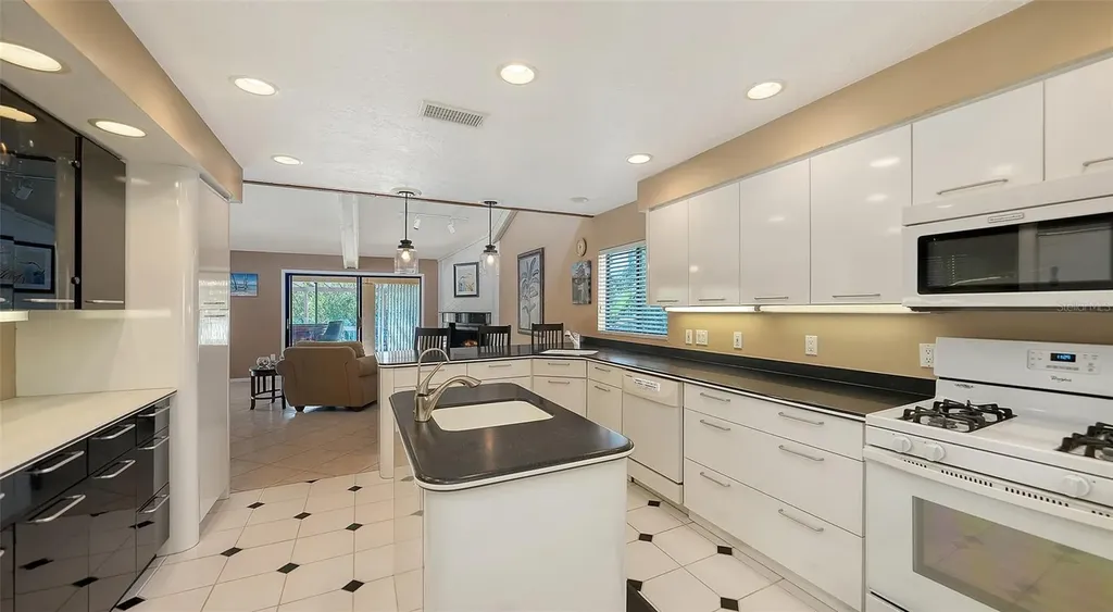 3131 Bayou Sound Longboat Key FL 34228