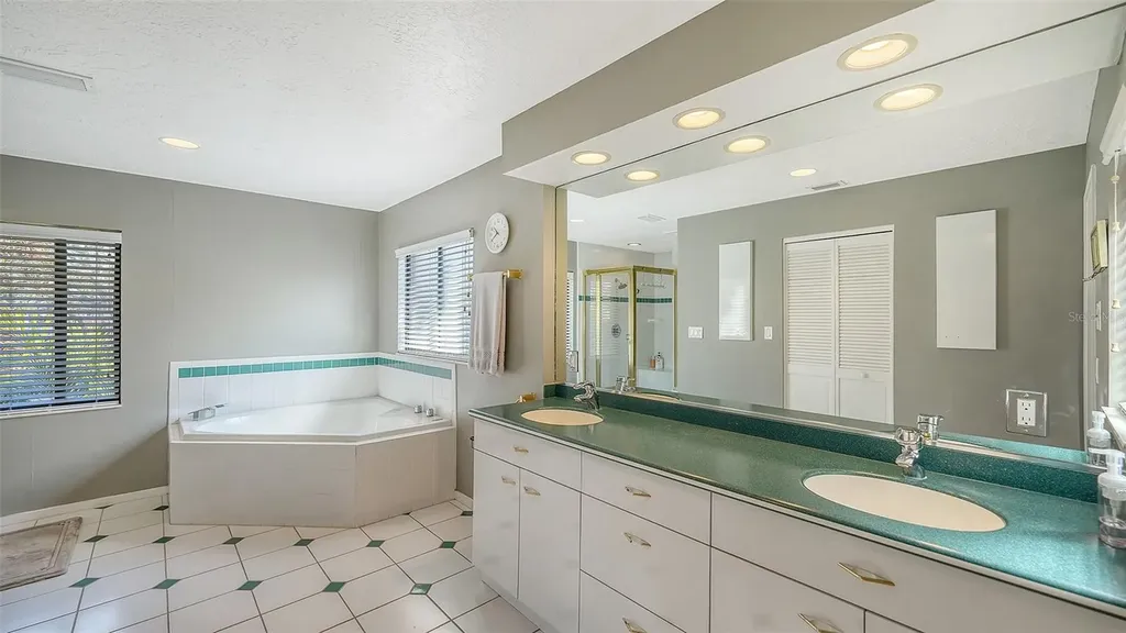 3131 Bayou Sound Longboat Key FL 34228