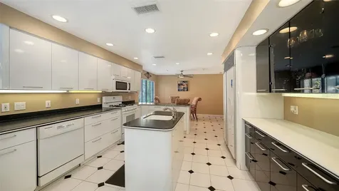 3131 Bayou Sound Longboat Key FL 34228