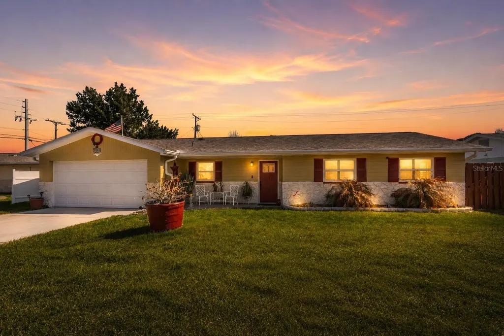 2005 Oriole Lane South Daytona FL 32119