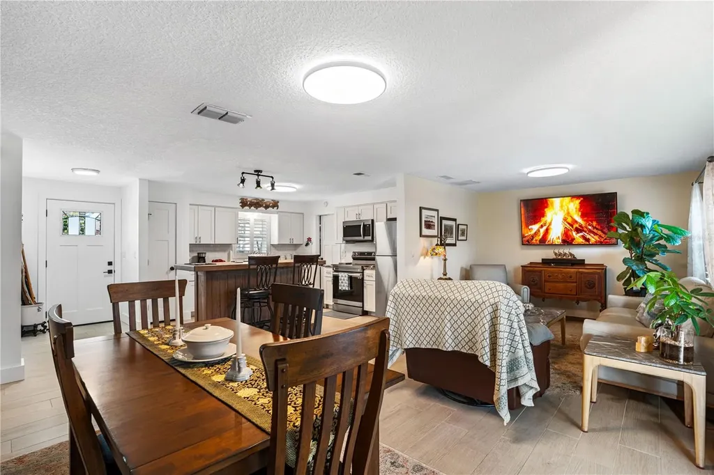 2005 Oriole Lane South Daytona FL 32119