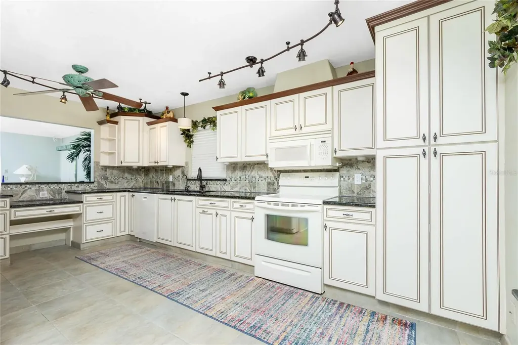 11409 SW Courtney Drive Lake Suzy FL 34269