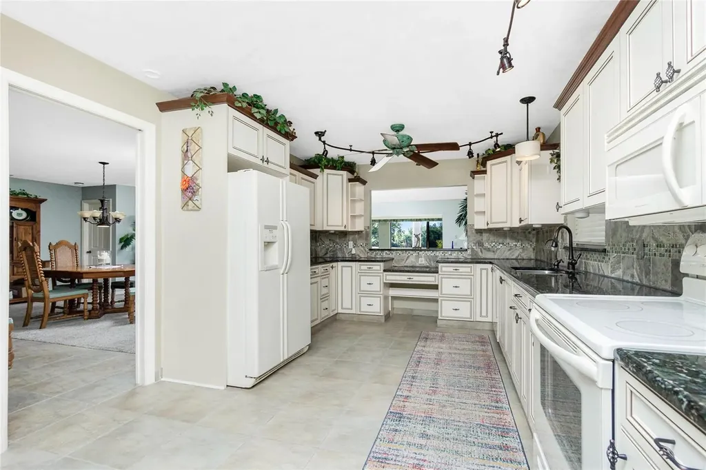 11409 SW Courtney Drive Lake Suzy FL 34269