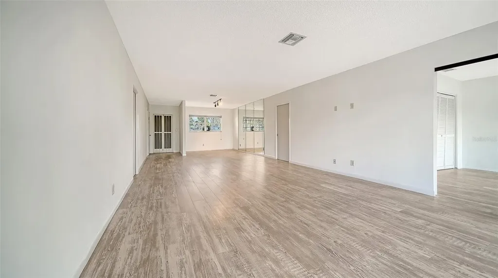 7880 Palm Aire Lane Sarasota FL 34243