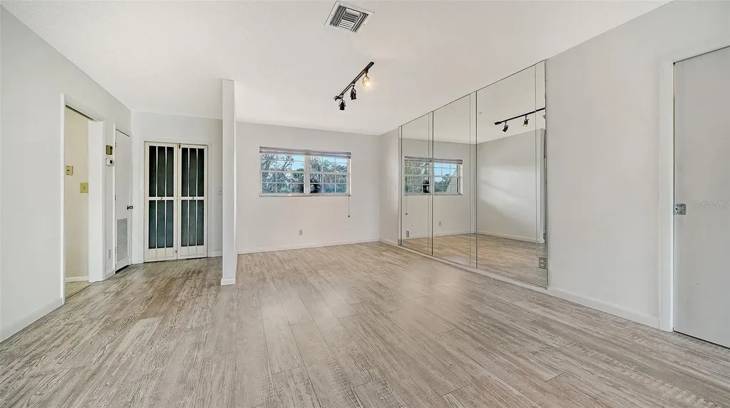 7880 Palm Aire Lane Sarasota FL 34243