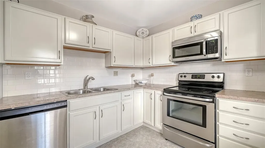 7880 Palm Aire Lane Sarasota FL 34243