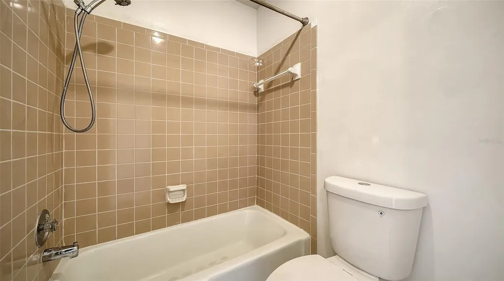7880 Palm Aire Lane Sarasota FL 34243