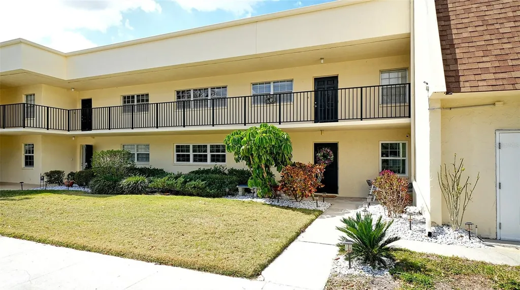 7880 Palm Aire Lane Sarasota FL 34243