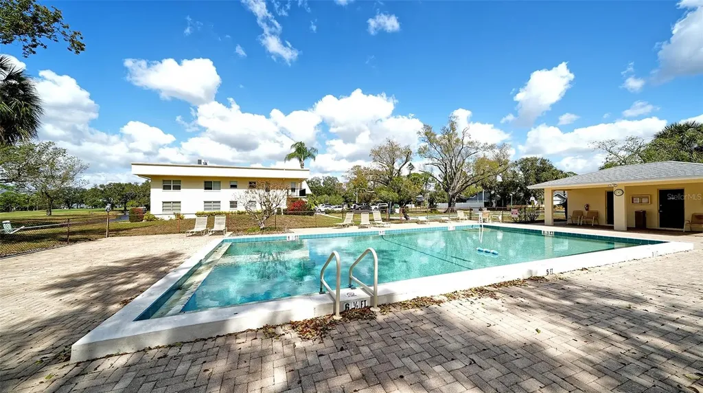 7880 Palm Aire Lane Sarasota FL 34243