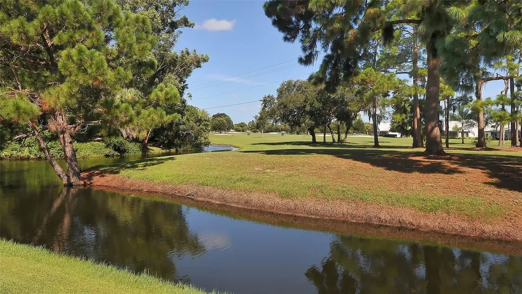 7880 Palm Aire Lane Sarasota FL 34243