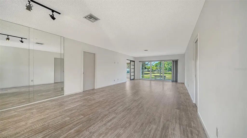 7880 Palm Aire Lane Sarasota FL 34243