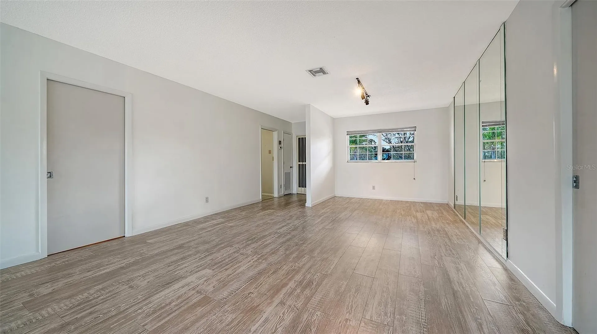 7880 Palm Aire Lane Sarasota FL 34243