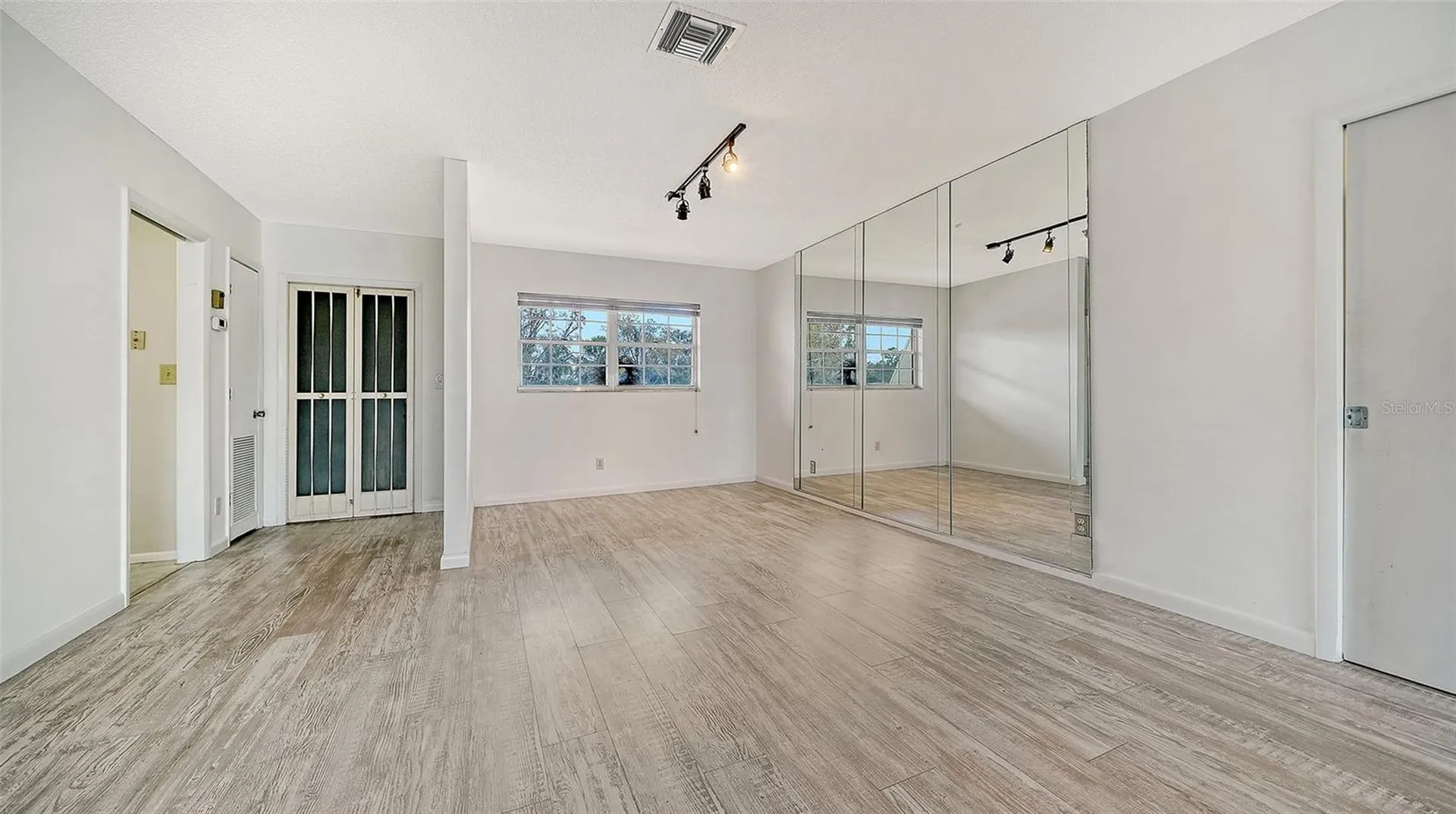 7880 Palm Aire Lane Sarasota FL 34243