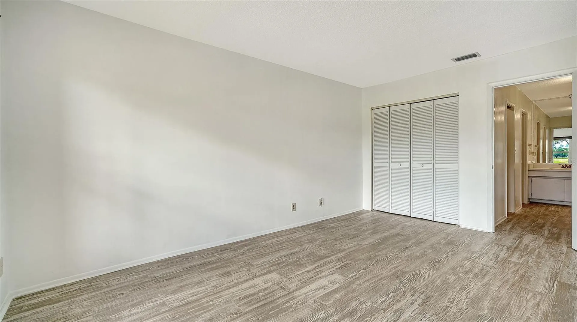 7880 Palm Aire Lane Sarasota FL 34243
