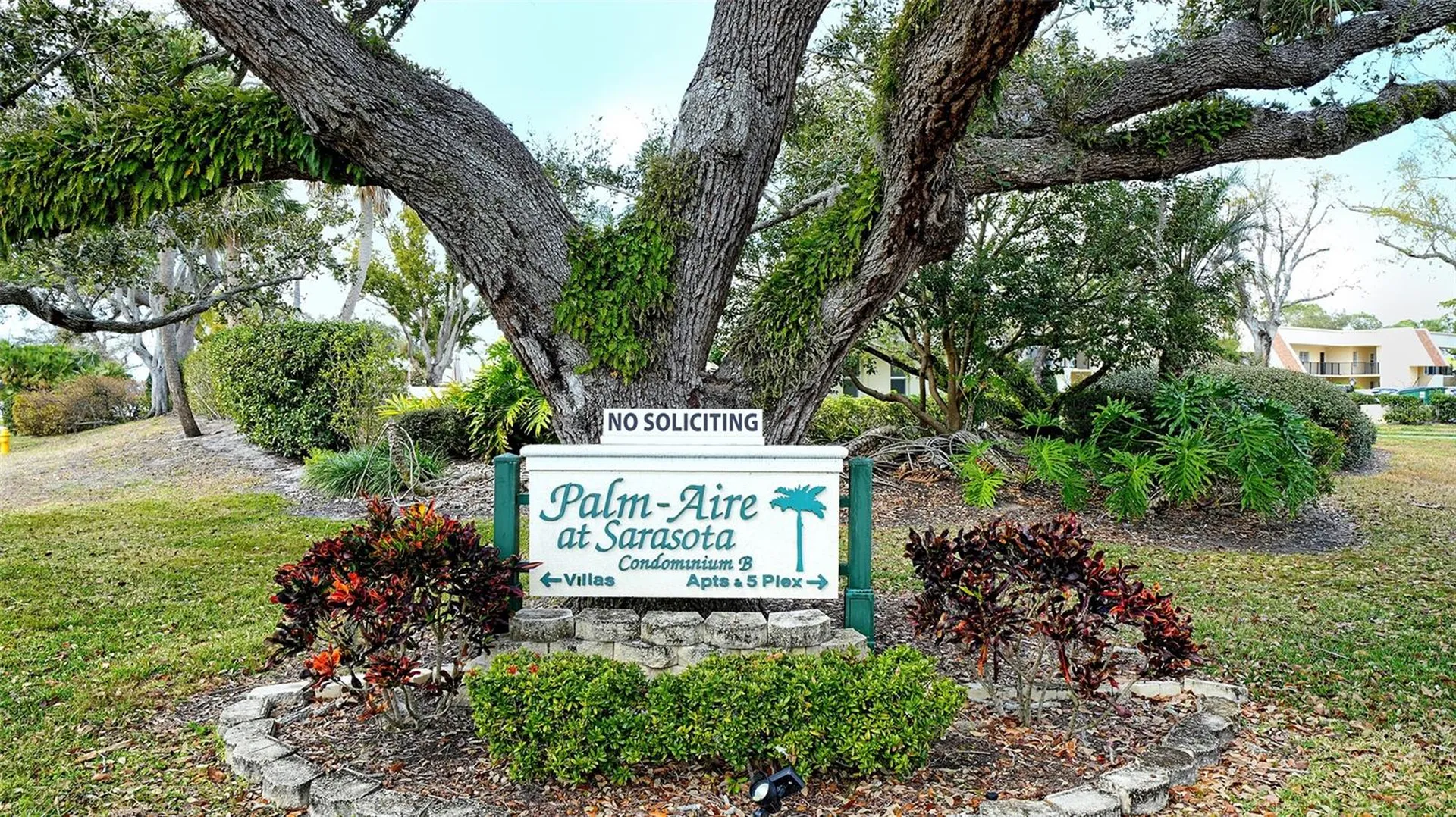 7880 Palm Aire Lane Sarasota FL 34243