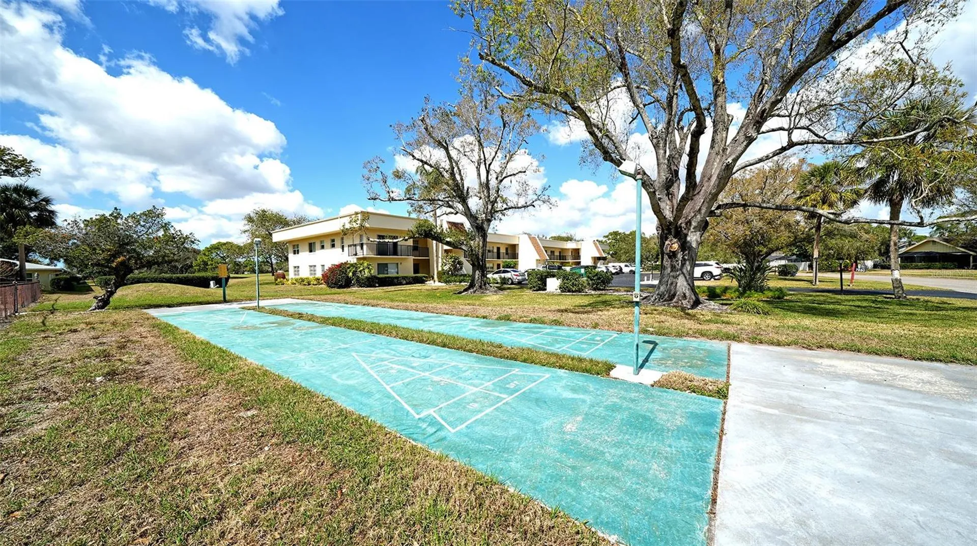 7880 Palm Aire Lane Sarasota FL 34243