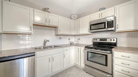 7880 Palm Aire Lane Sarasota FL 34243