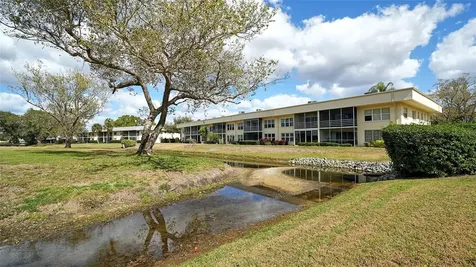 7880 Palm Aire Lane Sarasota FL 34243
