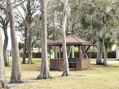1305 Pine Island Drive N St Cloud FL 34771