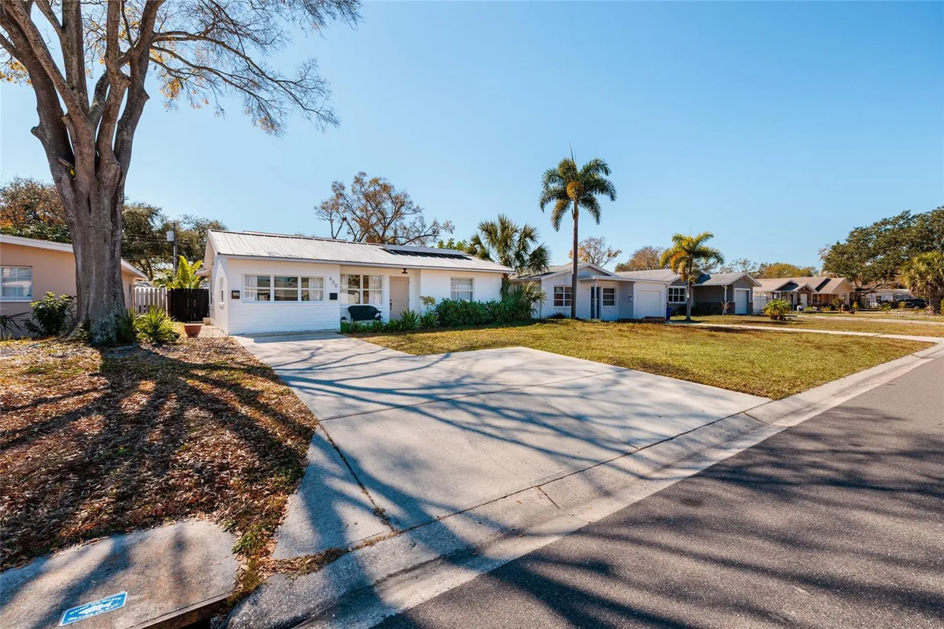 600 74th Avenue N St Petersburg FL 33702