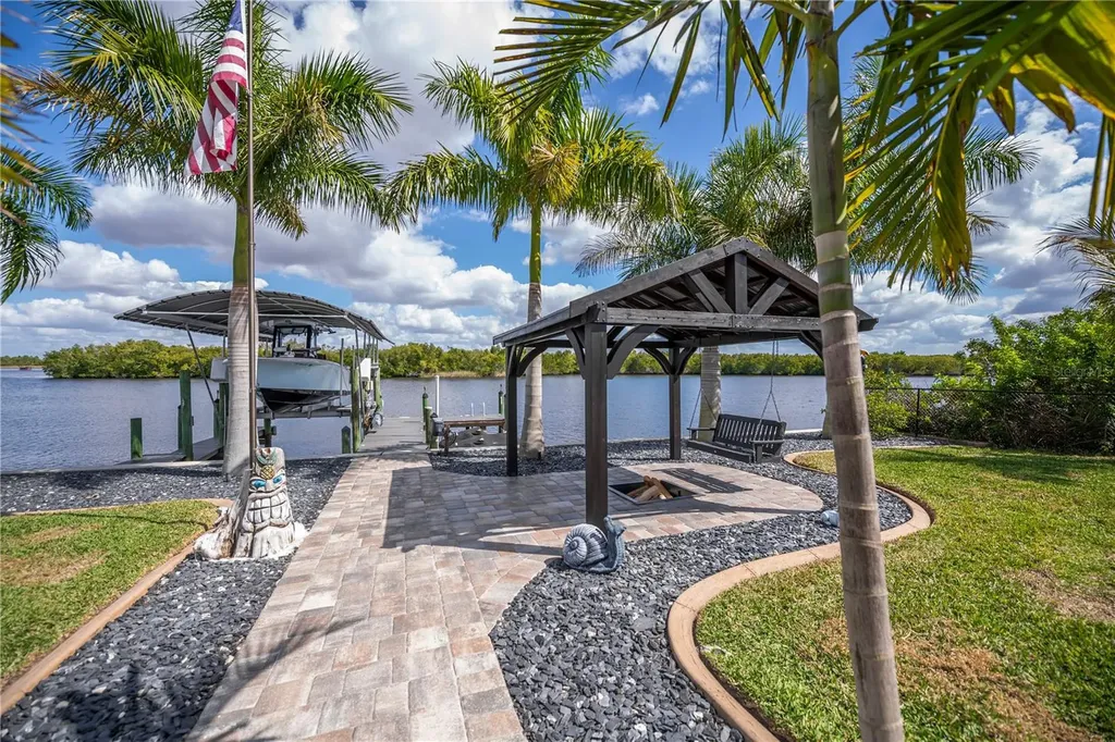 2424 Harbour Drive Punta Gorda FL 33983
