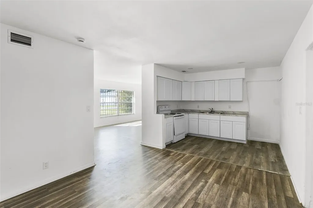 815 Papaya Drive Tampa FL 33619