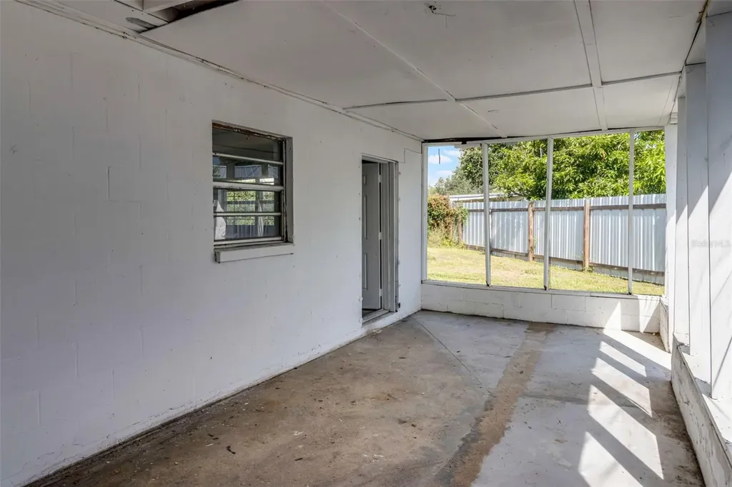 815 Papaya Drive Tampa FL 33619