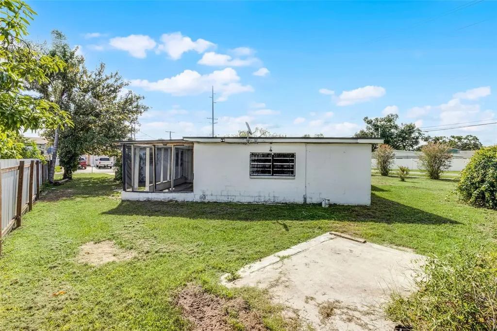 815 Papaya Drive Tampa FL 33619