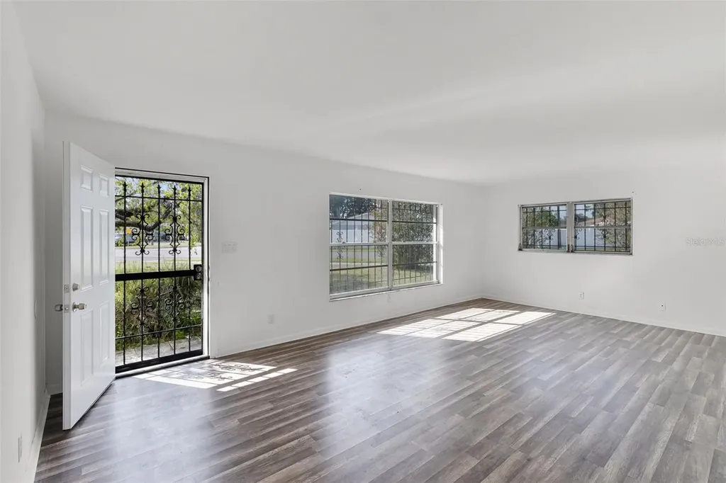 815 Papaya Drive Tampa FL 33619