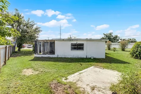 815 Papaya Drive Tampa FL 33619