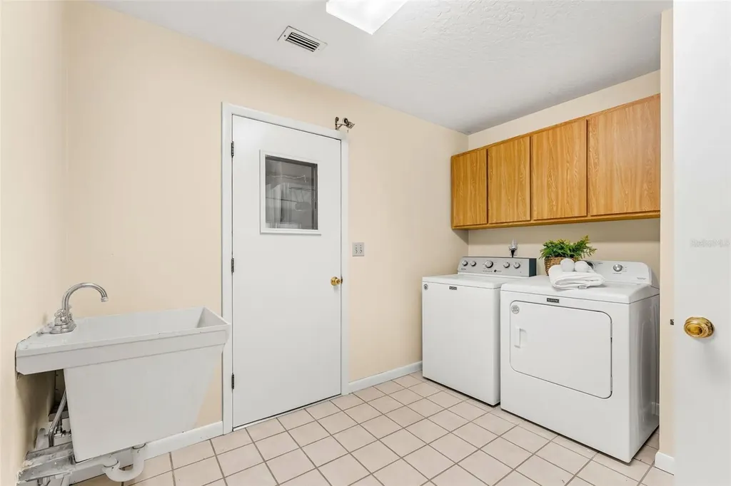 2213 Woodlawn Circle Melbourne FL 32934