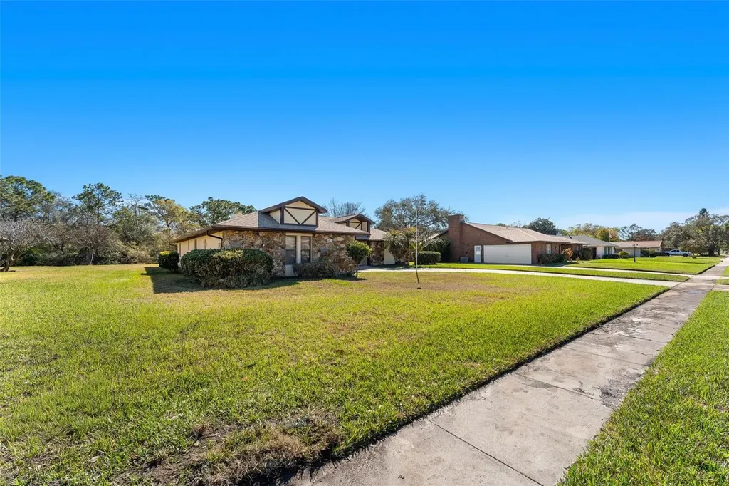 2213 Woodlawn Circle Melbourne FL 32934