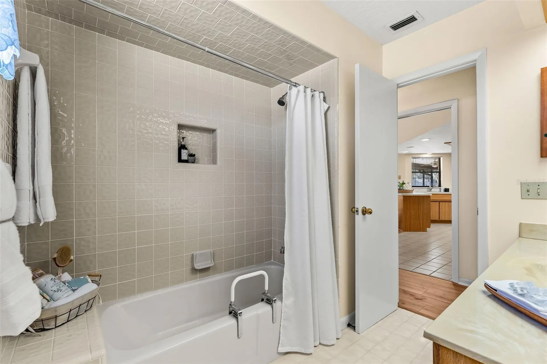 2213 Woodlawn Circle Melbourne FL 32934