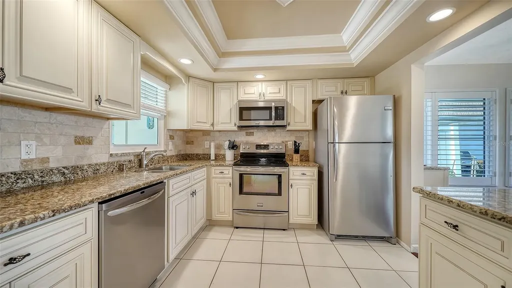 2721 Riverbluff Place Sarasota FL 34231
