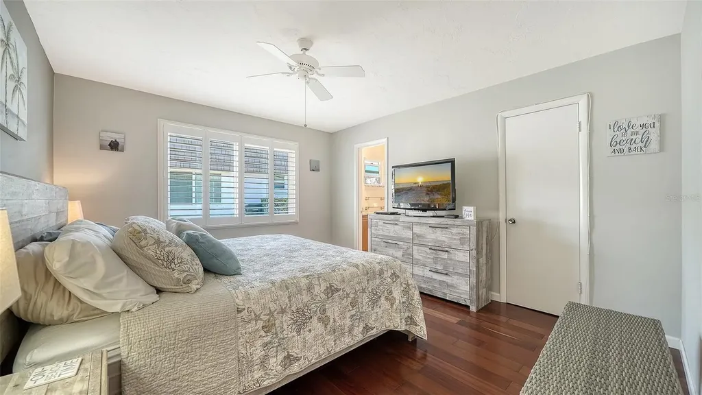 2721 Riverbluff Place Sarasota FL 34231