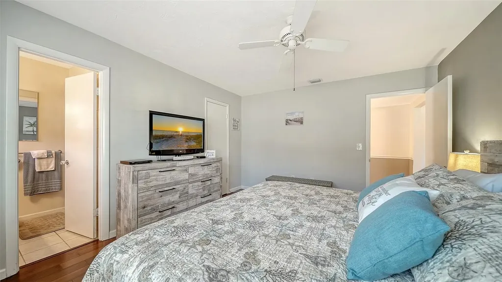 2721 Riverbluff Place Sarasota FL 34231