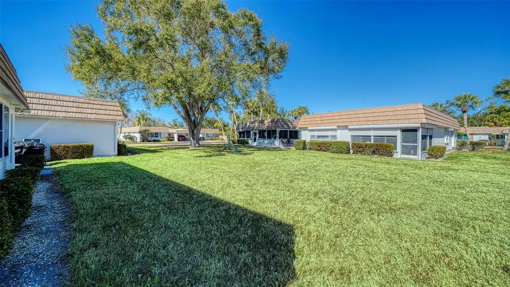 2721 Riverbluff Place Sarasota FL 34231