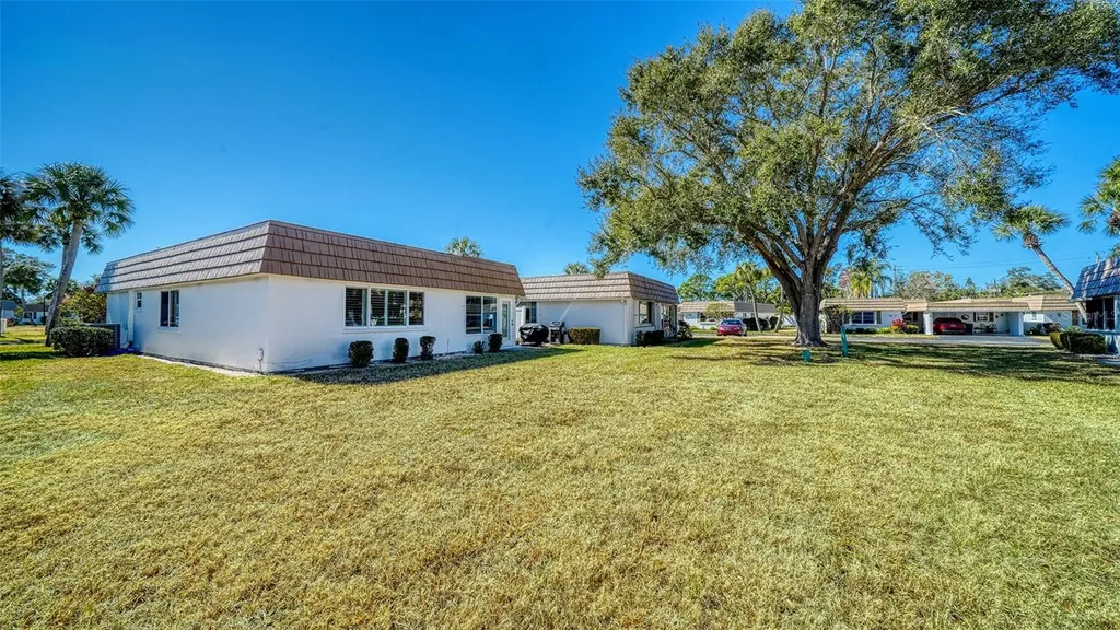 2721 Riverbluff Place Sarasota FL 34231