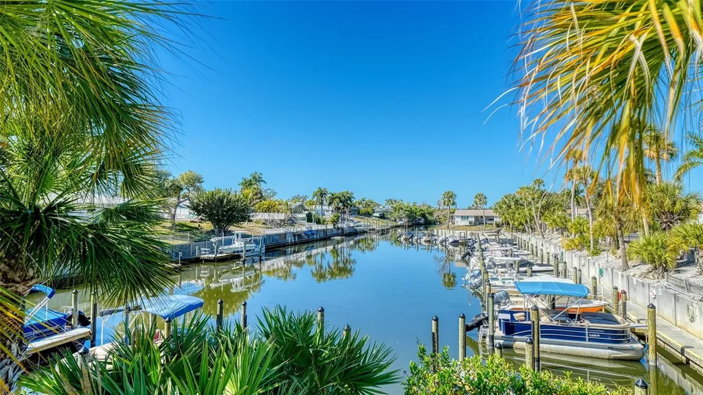 2721 Riverbluff Place Sarasota FL 34231