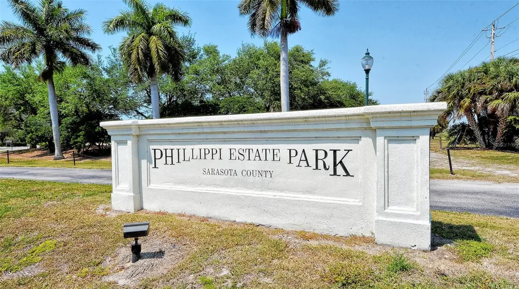 2721 Riverbluff Place Sarasota FL 34231