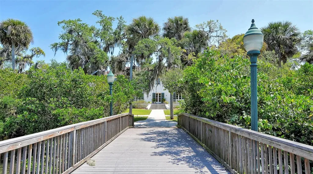 2721 Riverbluff Place Sarasota FL 34231