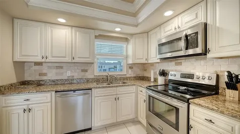 2721 Riverbluff Place Sarasota FL 34231